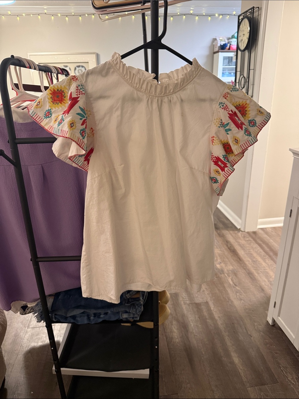 crown & ivy White Blouse with Multicolor Embroidered Flutter Sleeves